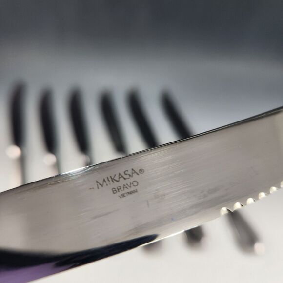 MIKASA Set 7 Serrated Steak Knives BRAVO Pattern Stainless 18/10 Rounded Handle - Picture 2 of 7